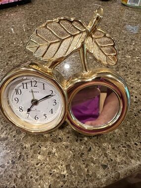 Vintage Citizen Gold Apple-Shaped Clock and Mirror DOES NOT WORK